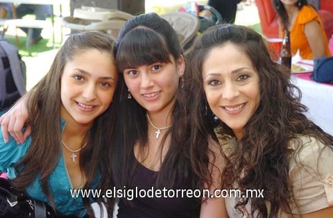 04062010 Claudia, Paola y Valeria.