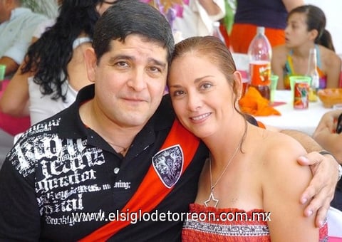 04062010 César Martínez y Laura de Martínez.