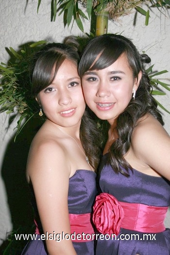04062010 Karla Hernández y Luisa Bañuelos.