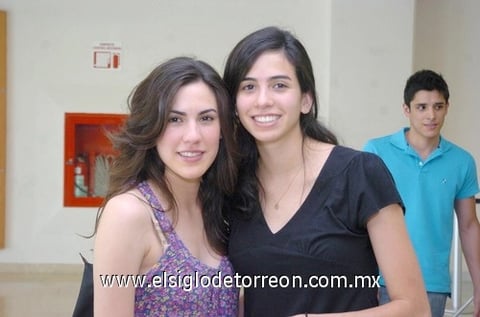 04062010 México. Andrea y Érika viajaron por vacaciones.