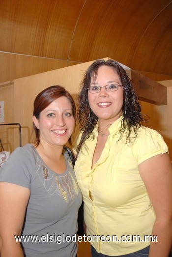 04062010 Yenny Tafay y Liz Ramírez.