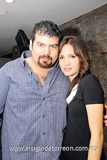 06062010 Efraín López y Michelle.