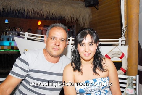 08062010 Marcelo Pérez y Anette Esquivel.