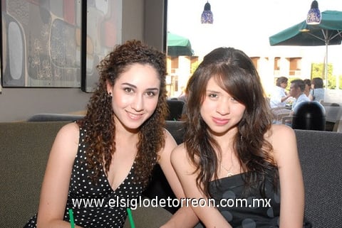 07062010 Mariana Valles y Cecilia Favela.