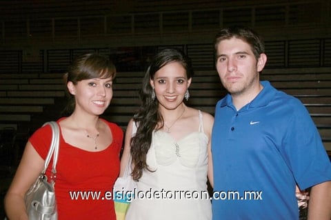 06062010 Kenia, Lizett y Miguel.