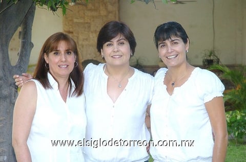 08062010 Las hermanas Lilia, Laura y Consuelo Llamas Sotomayor.