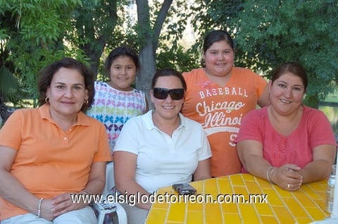 06062010 Lorena, Ale, Laura, Marcela y Regina.