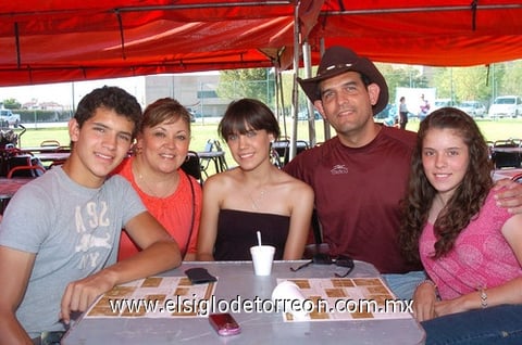 08062010 Jaime, Érika, Ana, Antonio y Malena Díaz.
