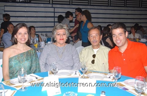 07062010 Astrid Noriega Bustos, María del Rosario Bustos de Noriega, José de la Luz Noriega Núñez y José Alberto Noriega Bustos.