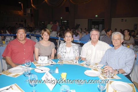 07062010 Lázaro, Carlos, Miguel, Luis, Miguel, Eréndira, Coty, Laura, Vivi y Verónica. EL SIGLO DE TORREÓN / FERNANDO COMPEÁN