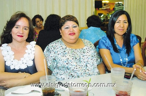 06062010 Santy Camacho, Isabel Trejo y Leyla Alderete.