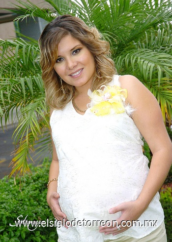 06062010 Ana Elena recibió una alegre fiesta de canastilla por la próxima llegada de su bebita que se llamará Ana Bárbara.- Sotomayor Fotografía