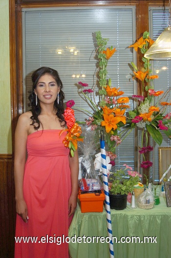 06062010 Deyanira Lozoya Rivera en su despedida de soltera bíblica ya que pronto contraerá matrimonio con Jorge Candelas Ramírez.