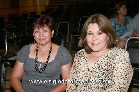 06062010 Alejandra Magallanes y Dolores Ávila de Cabrera.