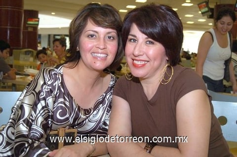 14062010 Carla Villarreal y Patty Hernández.  EL SIGLO DE TORREÓN / JESÚS HERNÁNDEZ