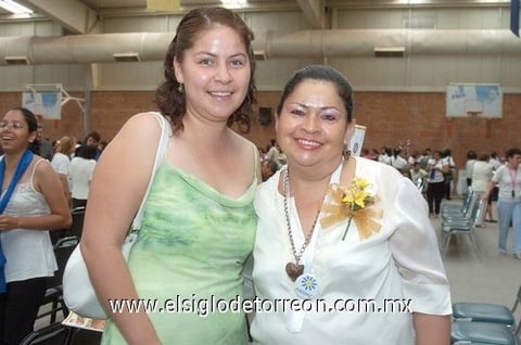 14062010 María del Rosario de Monárrez y Martha de  Monárrez.