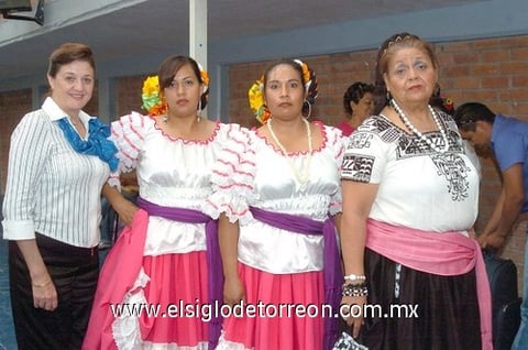 14062010 Bailable. Lucy de Jaik, Érika López, Diana Irene y Josefina Flores.