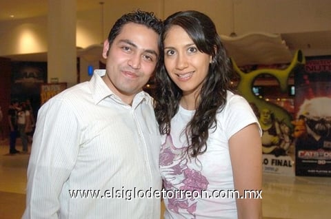 16062010 Christopher González y Brenda Vázquez.
