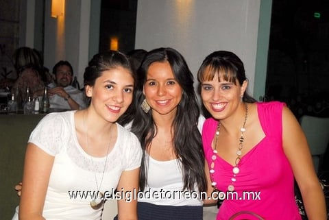 17062010 Imelda, Nora y Sofía.