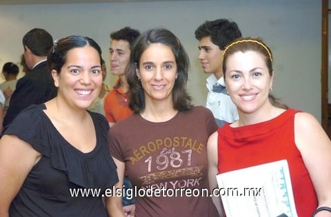 17062010 Susana Pérez, Griselda Barraza y Cristina González.