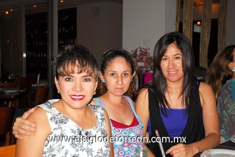 17062010 Janeth Martínez, Mayte Correa y Silvana Flores.