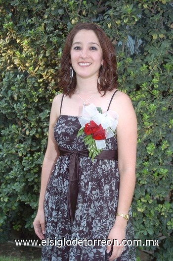 17062010 La señorita Karla Liliana Fuentes fue despedida de su vida de soltera.
