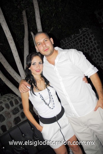 18062010 Laura Jaik y Neto Blanco.