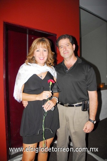 18062010 Olga Elida y su esposo Eduardo Barrera.