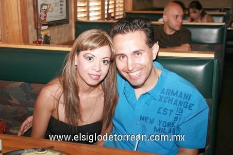 18062010 Adelú y Orlando Hernández.