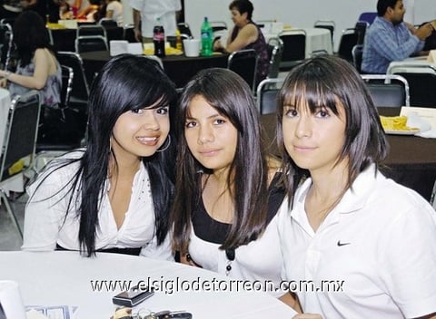 18062010 Jéssica Zaragoza, Dirce y Astrid Olivares.