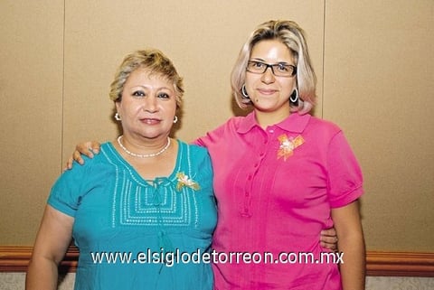 18062010 Irma y María de los Ángeles.