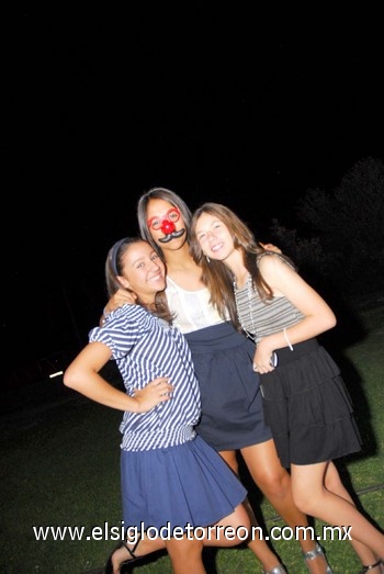 19062010 Kiki, Mónica y Chelis.