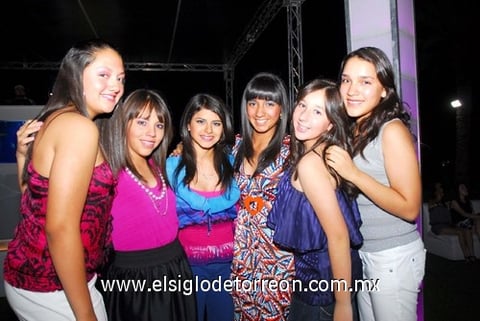 19062010 Invitadas. Mariana, Paulina, Andrea, Regina, Andrea y Etna.