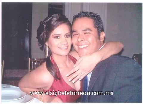 19062010 Tere Serrano Flores y Julián Castro de León.