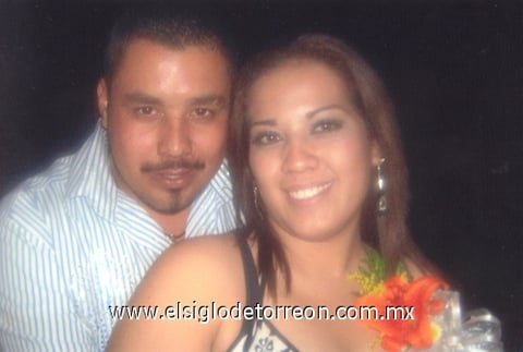 19062010 Luis Eduardo Carrillo Silva en compañía de Cruz Elena Rivera Ortiz.