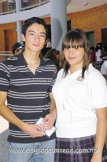 19062010 Israel Hernández y Helen Urbina.