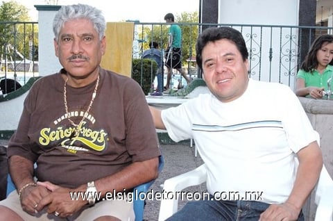 19062010 Marcelino Carrillo Lucero y Humberto Herrera Sarmiento disfrutaron de un día en el club.