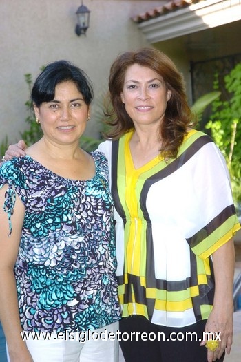 19062010 Liliana de González, presidenta saliente y Fina de Ganem, presidenta entrante. EL SIGLO DE TORREÓN / ÉRICK SOTOMAYOR