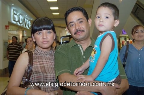 21062010 Raquel, Alejandra, Manuel y Ricardo.