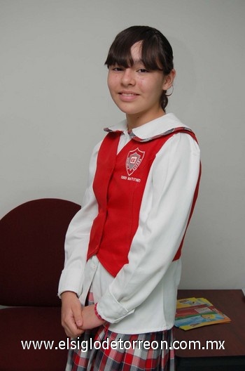 21062010 María del Socorro Sifuentes Hinojos, del sexto año de primaria, turno matutino, de la Escuela España, forma parte de la Selección Coahuila de la Olimpiada del Conocimiento, quien asistirá a Los Pinos por su destacado aprovechamiento académico.