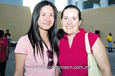 22062010 Famiko y Martha.