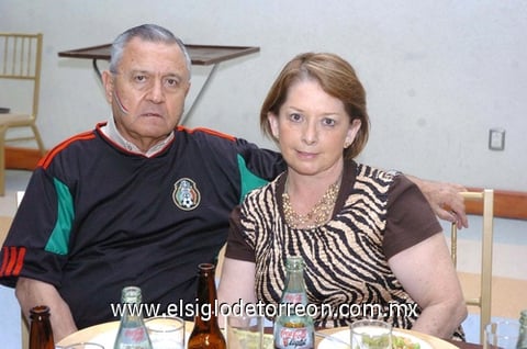23062010 Jesús y Leticia.
