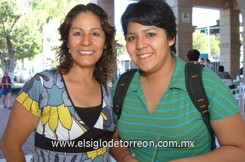 24062010 Isabel Robles y Karen Tapia.