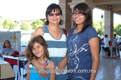 24062010 Paulina, Karina y Ana Pau.  EL SIGLO DE TORREÓN / JESÚS HERNÁNDEZ