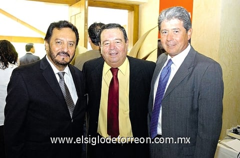 24062010 Leonardo Flores, Eduardo González y Guillermo Saldaña.