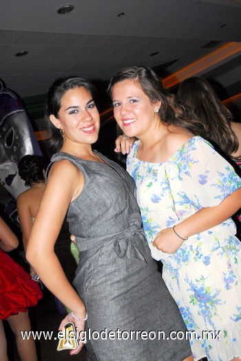 25062010 Ana Lucía y Paulina.