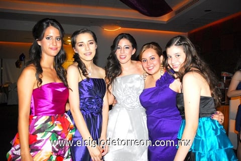 25062010 Fin de cursos. Raquel, Andrea, Marcela, Anna Vero y Danya.
