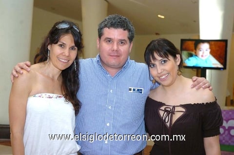 25062010 Pía, Luis Xavier y Aby. EL SIGLO DE TORREÓN / ÉRICK SOTOMAYOR