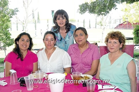 26062010 Magdalena de Madrid, Laura de Orona, Hilda de Flores, Evangelina Mota y Elia de Guerra.