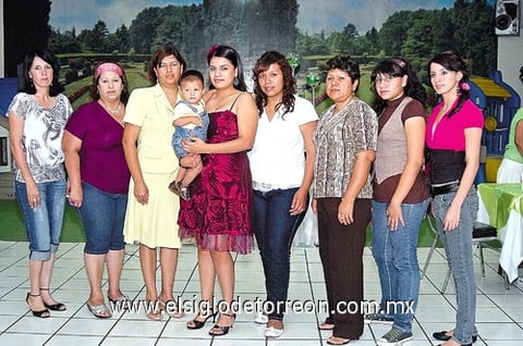 26062010 Mauricia Martínez, Claudia Ramírez, Elizabeth Alba, Paola Pérez, Norma Corpus, Dulce Grimaldi, Lety y su hermanito Alejandro.